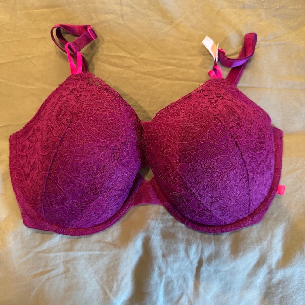 NWT VICTORIAS SECRET BRA